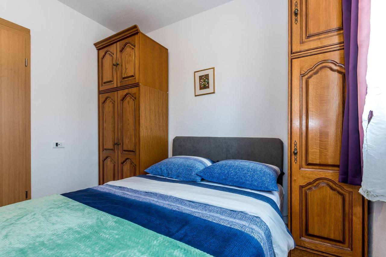 Rooms And Apartments Budisa Vrlika Exterior photo