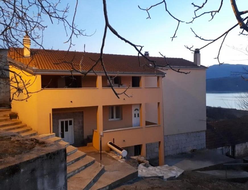Rooms And Apartments Budisa Vrlika Exterior photo